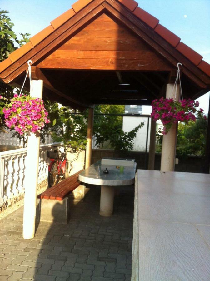 Santoni Appartement Vir Buitenkant foto